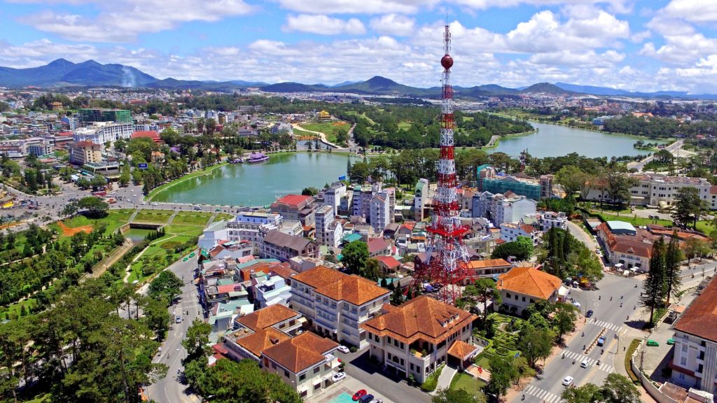 weed in da lat, vietnam